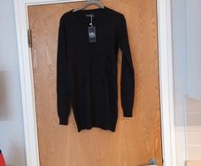 Buisdaei Long Black Jumper. S  14-16.   B
