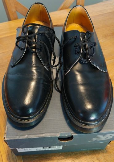 The Original Dr Martens Air-Wair Men's shoes Black- Size 9