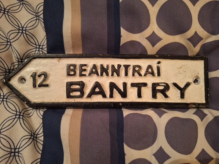 Small cast iron Bantry Road sign