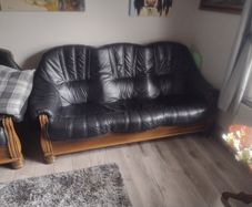 3 1 1 leather sofa and chairs