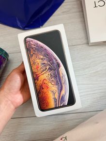 iPhone XS Max box