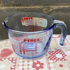NEW Pyrex Measuring Jug