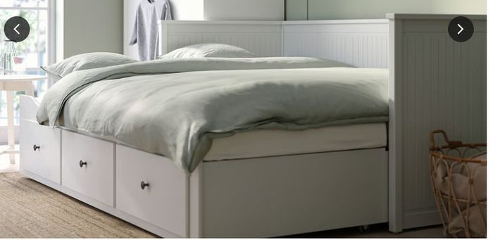 Day-bed w 3 drawers and with 2 mattresses