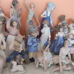 Nao Figurines