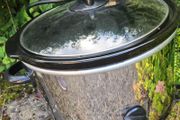 Slow cooker