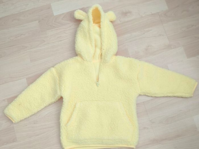 Yellow fleece hoodie 3-4 years NEW