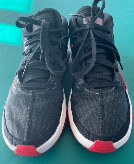 Nike Kevin Durant No 7 Laced Up Trainers Shoes Runners  Size Uk 10.5   Eu 45.5. In Very Good Used Condition. Mens Gents