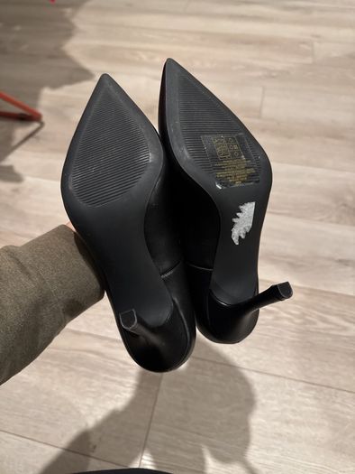 High heels brand new size 5