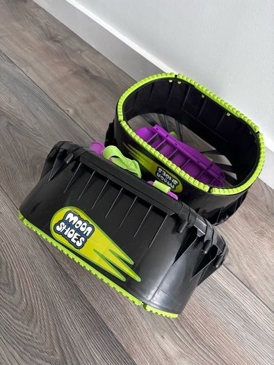 Moon shoes