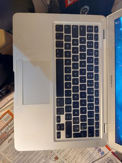 MacBook Air 13 inch, A1237, excellent cosmetic Condition, Password Locked