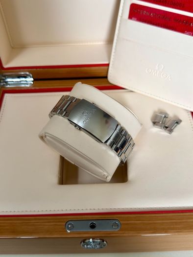 Omega Speedmaster Racing