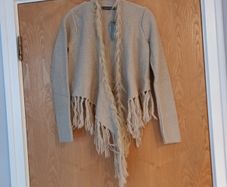 River Island  Cardigan.  S.12.   B.N.W.T.  .