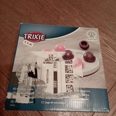 trixie cat activity  solitaire