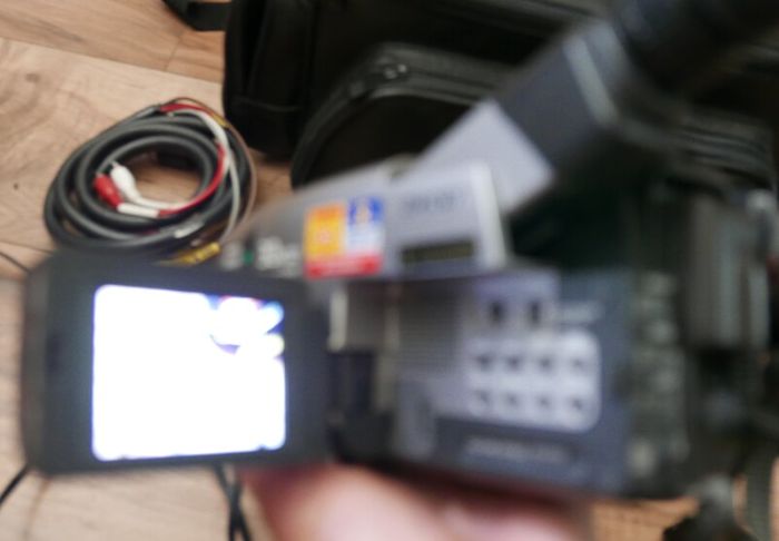 Sony Handycam CCD-TRV64E Hi8 Analogue Camcorder