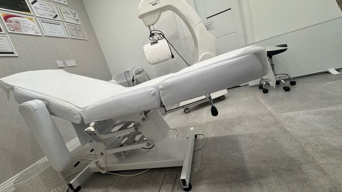 Electric bed ,beauty bed, electric esthetician chair