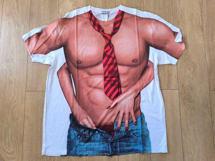 Funny Sexy Man Muscle Body T Shirt XL Novelty Fancy Dress Halloween Costume naughty