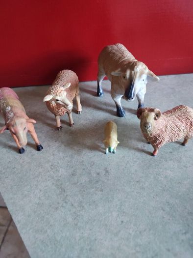 Lot Of 5 Cheaps Miniature Small Hard Plastic Farm Animals Toys.