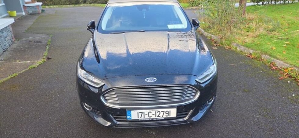 2017 ford mondeo black