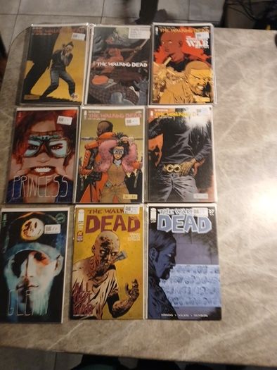 Walking Dead comic bundles/joblots 15 comics including a Adlard signed issue variants plus keys.