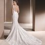 La Sposa Ray lace wedding dress and veil Image 2