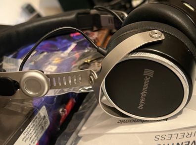 Beyerdynamic )))) Aventho Wireless