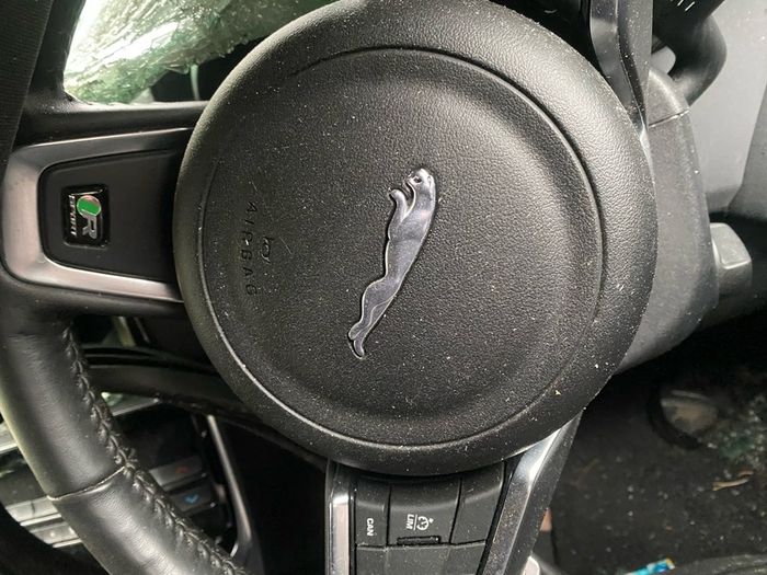 2016 Jaguar Xe Breaking For Parts