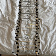 Clip hangers x 22