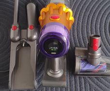 Dyson V12