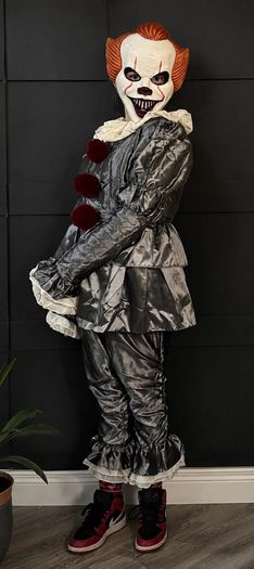 Halloween Pennywise costume