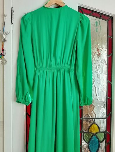 Ladies Dresses 8/10