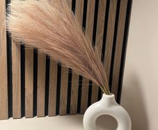 Vase decoration with pampas