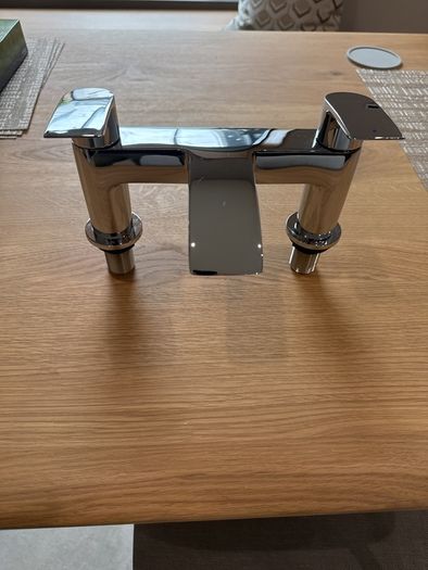 Sonas Corby bath filler