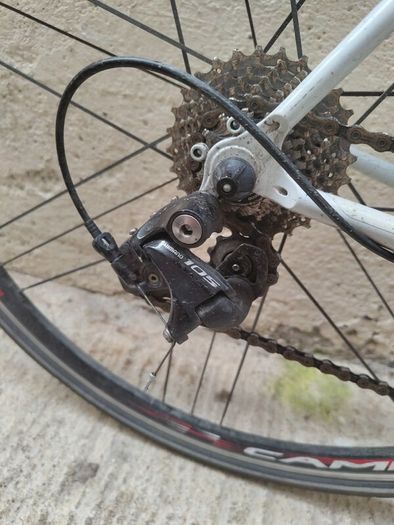 Road Bike - Genesis Equilibrium