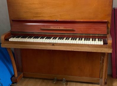 Wills & Co. Piano