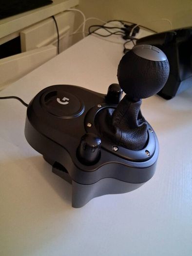 Logitech G923 Racing Wheel bundle