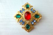Vintage Style Emerald Red Stone Gold Brooch Pin