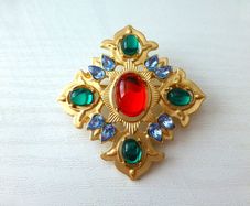 Vintage Style Emerald Red Stone Gold Brooch Pin