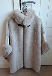 Pia Rossini taupe/cream faux fur poncho - new!