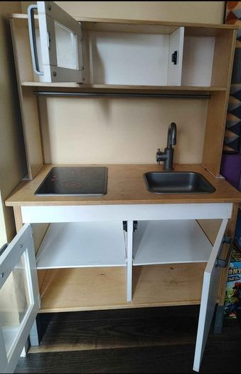 IKEA kitchen with accessories