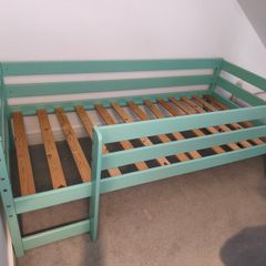 Single toddler bed