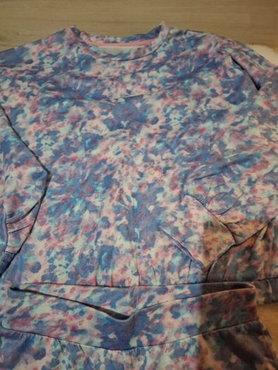 Girls pyjama set size 31/32