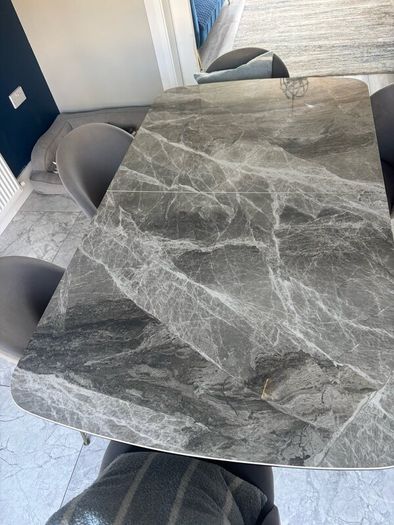 Kitchen table
