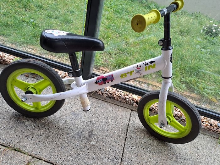 Kids balance bike