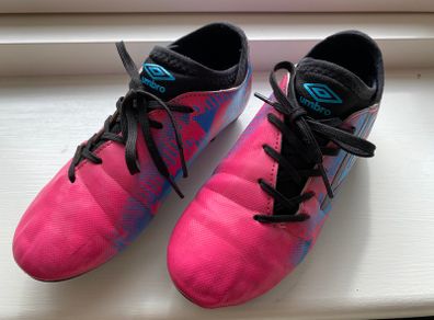 Kids Girls Umbro Football Boots Size UK 2 EU 34