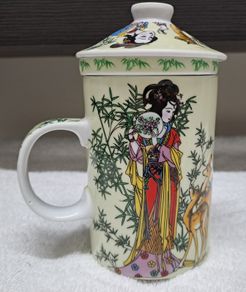 Porcelain Chinese tea mug with infuser and lid