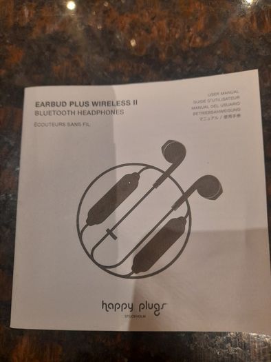 Wireless bluetooth earbuds Happy Plugs brand