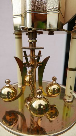 Vintage Kundo  Clock Made In Germany   Battery Operated (works well)