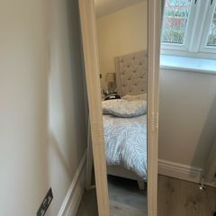 Mirror (antique style)