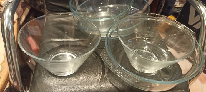 Rice Cooker & Glass Mixing Bowls