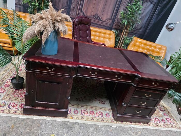large partners desk